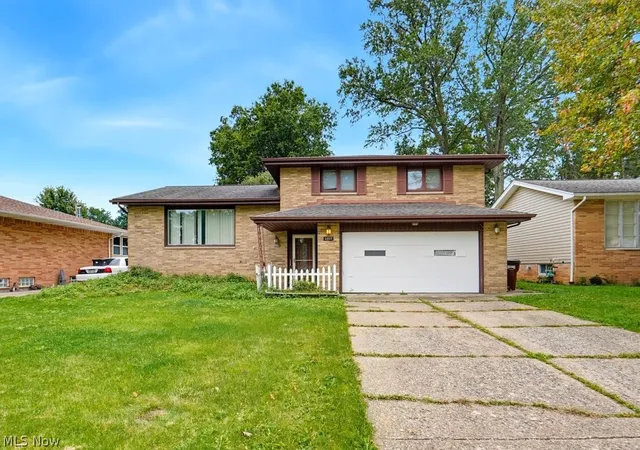 Photo 1 of Single family home for sale at 2207 Oaklawn Dr, Cleveland, OH 44134 | MLS# 5244017 | Listing updated on 2026-09-17