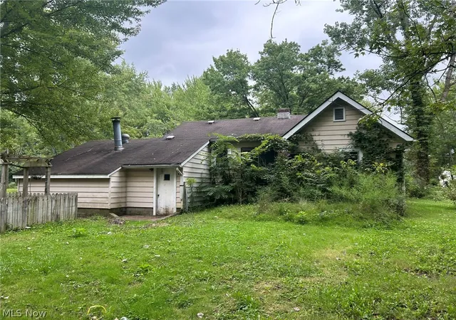 Photo 3 of Single family home for sale at 11038 White Ave, Elyria, OH 44035 | MLS# 5240939 | Listing updated on 2026-09-12