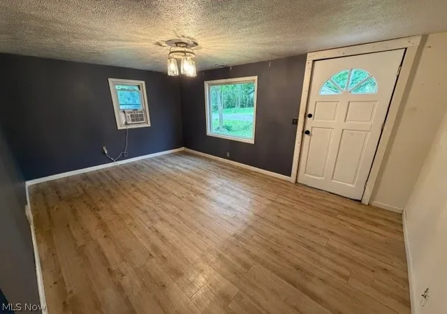Photo 2 of Single family home for sale at 909 Harriet St, Lorain, OH 44055 | MLS# 5243598 | Listing updated on 2026-09-30