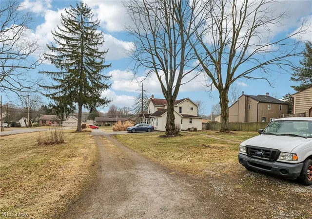 Photo 2 of Single family home for sale at 5810 West Blvd, Youngstown, OH 44512 | MLS# 5244337 | Listing updated on 2026-09-11