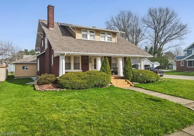 Single family home for sale at 2144 Ridgewood Ave, Alliance, OH 44601 | MLS# 5244362