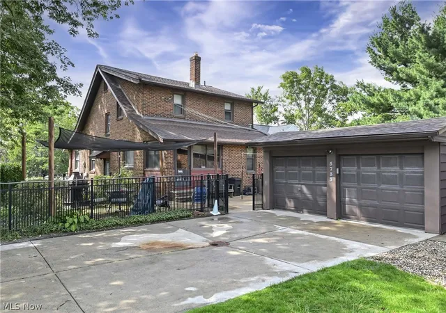 Photo 4 of Single family home for sale at 5733 Brecksville Rd, Independence, OH 44131 | MLS# 5244326 | Listing updated on 2026-09-12