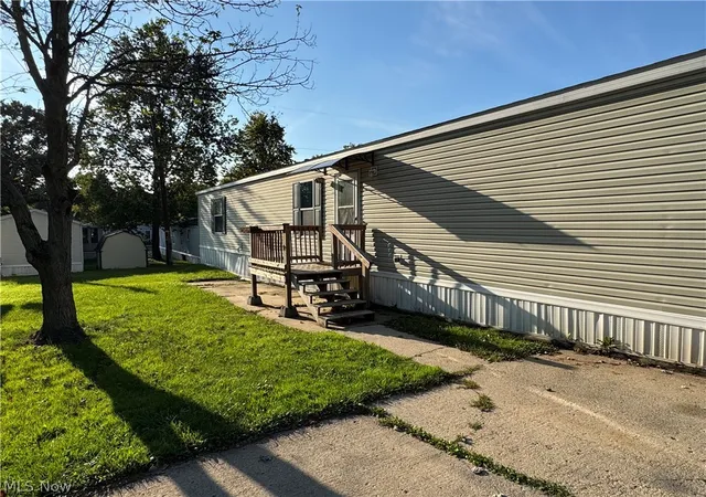 Photo 3 of Single family home for sale at 6301 Sue Lynn Dr, Ravenna, OH 44266 | MLS# 5243740 | Listing updated on 2026-09-12