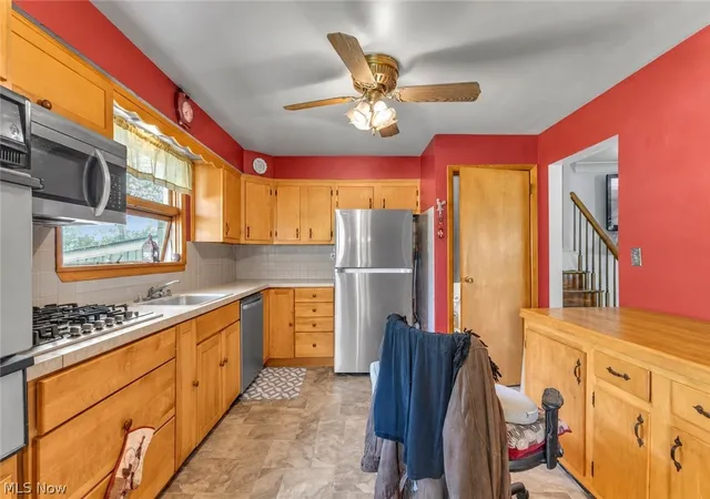 Photo 3 of Single family home for sale at 4146 Barclay Messerly Rd, Southington, OH 44470 | MLS# 5244341 | Listing updated on 2026-09-25