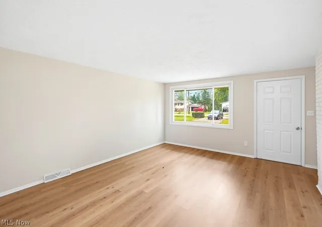 Photo 4 of Single family home for sale at 10121 N Delmonte Blvd, Streetsboro, OH 44241 | MLS# 5243594 | Listing updated on 2026-09-30