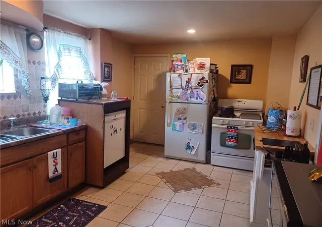 Photo 2 of Single family home for sale at 42 N Clover Ave, Niles, OH 44446 | MLS# 5244353 | Listing updated on 2026-09-12