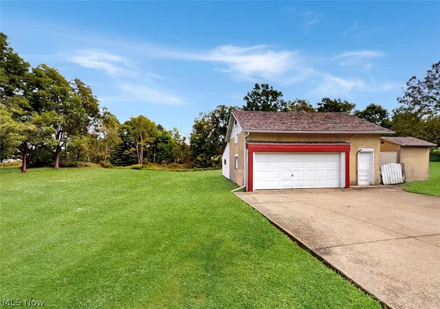 Photo 2 of Single family home for sale at 6201 Richville Dr Sw, Navarre, OH 44662 | MLS# 5244299 | Listing updated on 2026-10-02
