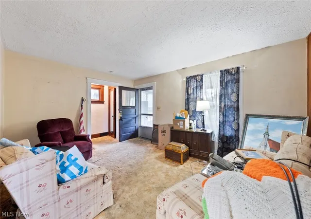 Photo 4 of Single family home for sale at 1429 Graber Dr, Lakewood, OH 44107 | MLS# 5243628 | Listing updated on 2026-09-12