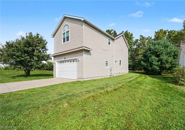 Photo 2 of Single family home for sale at 68 Roche Way, Youngstown, OH 44512 | MLS# 5243767 | Listing updated on 2026-09-12