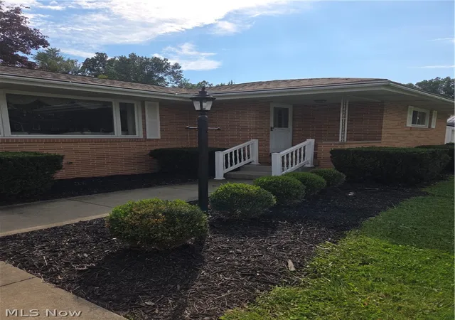 Photo 3 of Single family home for sale at 409 Durst Dr Nw, Warren, OH 44483 | MLS# 5243264 | Listing updated on 2026-09-22