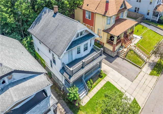 Listing Photo 4 - Condo for sale in building located at 3261 W 88th St, Cleveland, OH 44102
