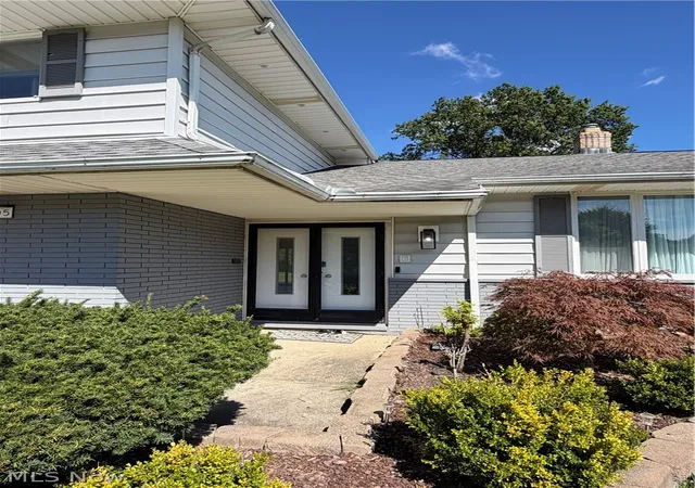 Photo 3 of Single family home for sale at 1905 Camberly Dr, Cleveland, OH 44124 | MLS# 5244402 | Listing updated on 2026-09-12