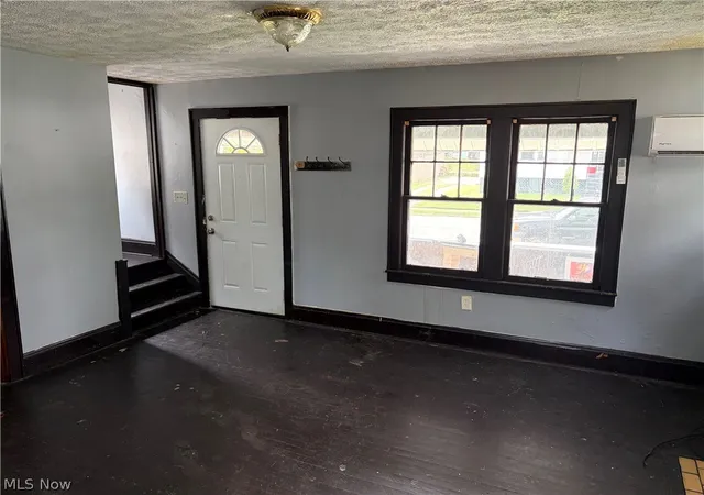 Photo 3 of Single family home for sale at 2031 16th Street, Parkersburg, WV 26101 | MLS# 5244290 | Listing updated on 2026-09-16