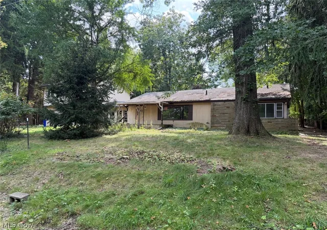 Photo 2 of Single family home for sale at 1700 Holly Dr, Kent, OH 44240 | MLS# 5244221 | Listing updated on 2026-09-12