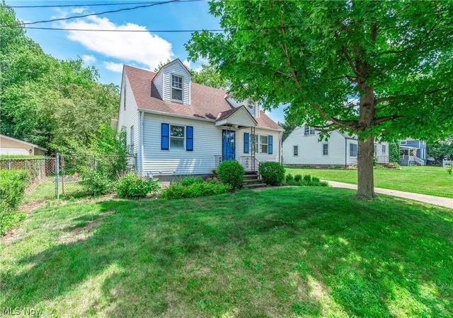Photo 3 of Single family home for sale at 259 Jackson St, Amherst, OH 44001 | MLS# 5243372 | Listing updated on 2026-09-14