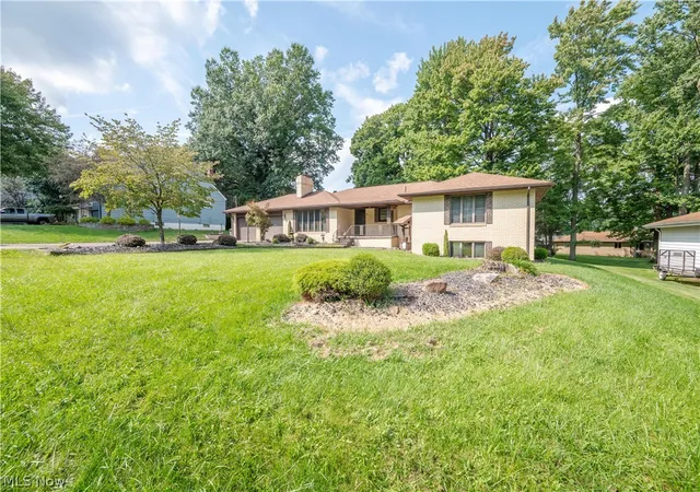 Photo 1 of Single family home for sale at 2882 Decamp Rd, Youngstown, OH 44511 | MLS# 5243977 | Listing updated on 2026-09-12