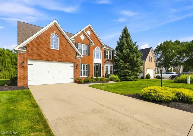 Photo 2 of Sale Pending at 743 Hunt Clb Way, Avon Lake, OH 44012 | MLS# 5244343 | Listing updated on 2026-09-15
