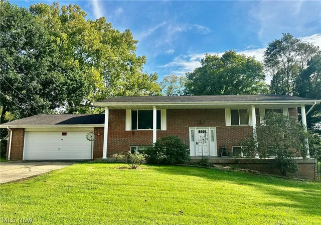 Photo 1 of Single family home for sale at 112 Berry Ln, Marietta, OH 45750 | MLS# 5243627 | Listing updated on 2026-10-06