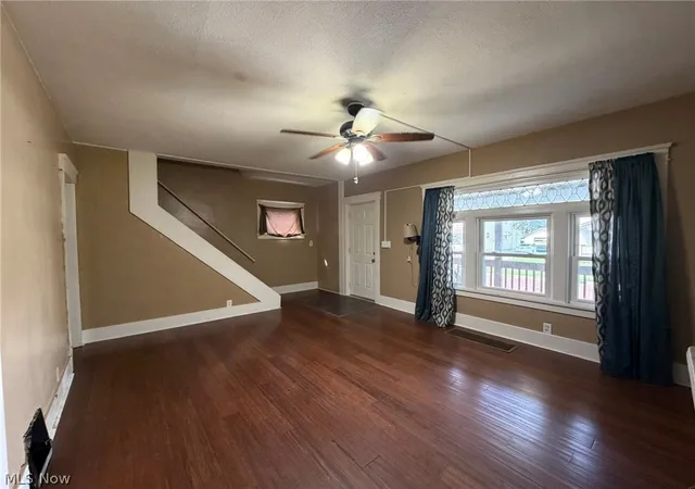 Photo 2 of Single family home for sale at 777 East Ave Se, Warren, OH 44484 | MLS# 5244424 | Listing updated on 2026-09-12