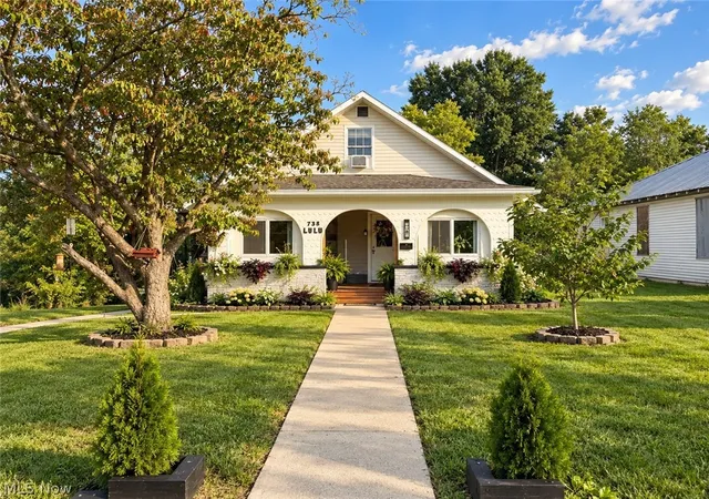 Photo 1 of Single family home for sale at 738 Lulu St, Parkersburg, WV 26101 | MLS# 5244031 | Listing updated on 2026-09-12
