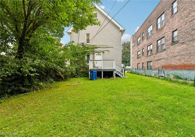 Listing Photo 2 - Condo for sale in building located at 1362 W 93rd St, Cleveland, OH 44102