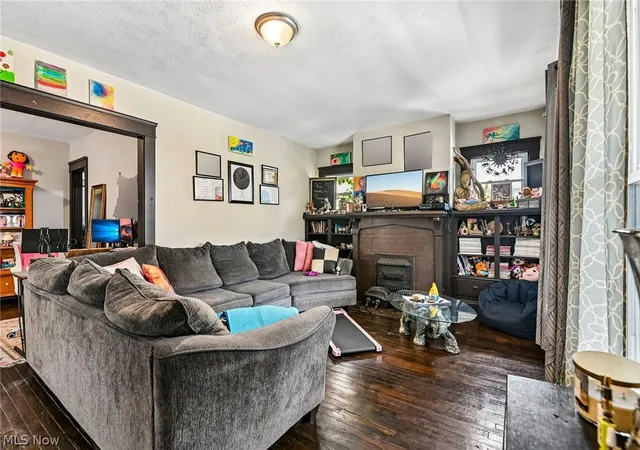 Photo 4 of House for sale at 1362 W 93rd Street, Cleveland, OH 44102 | MLS# 5243700 | Listing updated on 2026-09-13
