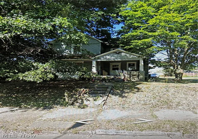 Single family home for sale at 1025 S Freedom Ave, Alliance, OH 44601 | MLS# 5243953