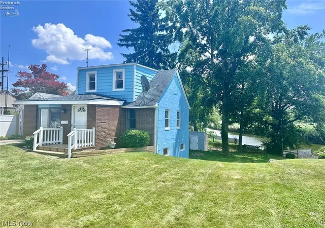 Photo 1 of Single family home for sale at 2406 W Monroe St, Sandusky, OH 44870 | MLS# 5244260 | Listing updated on 2026-09-12