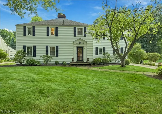 Photo 2 of Single family home for sale at 3448 Overhill Dr Nw, Canton, OH 44718 | MLS# 5243851 | Listing updated on 2026-09-30