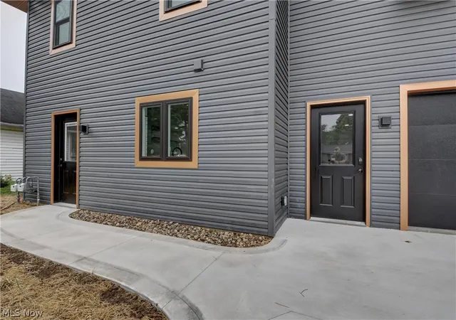 Photo 4 of House for sale at 206 Tower St SW, Beach City, OH 44608 | MLS# 5244449 | Listing updated on 2026-09-12