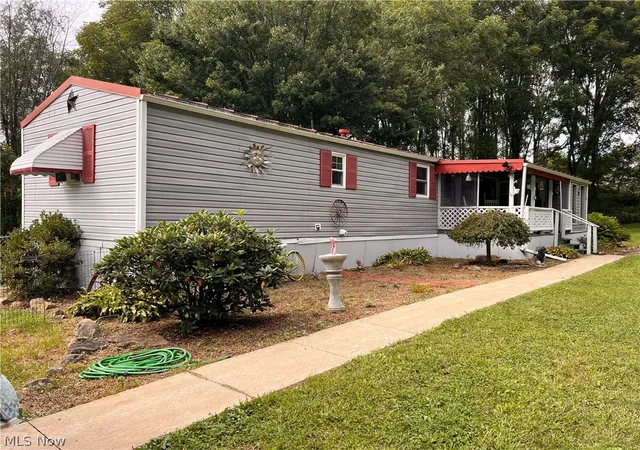 Photo 1 of Single family home for sale at 45948 Riffle Rd, New Waterford, OH 44445 | MLS# 5243828 | Listing updated on 2026-09-12
