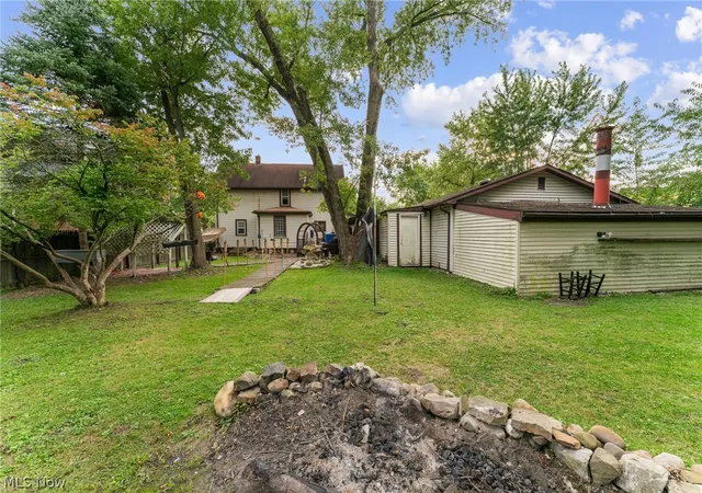 Photo 3 of Single family home for sale at 344 Mahoning Ave, Niles, OH 44446 | MLS# 5244430 | Listing updated on 2026-10-05