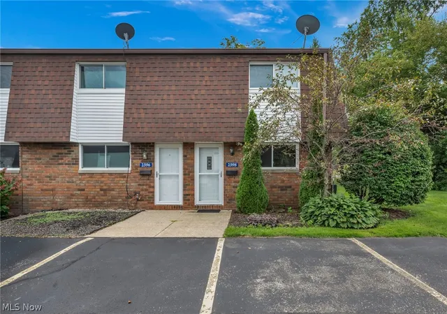 Photo 1 of Condo for sale at 2598 Shakespeare Ln, Avon, OH 44011 | MLS# 5242904 | Listing updated on 2026-09-14