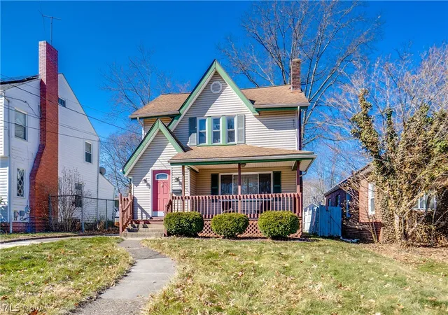 Photo 2 of Single family home for sale at 934 Packard Dr, Akron, OH 44320 | MLS# 5244469 | Listing updated on 2026-09-12
