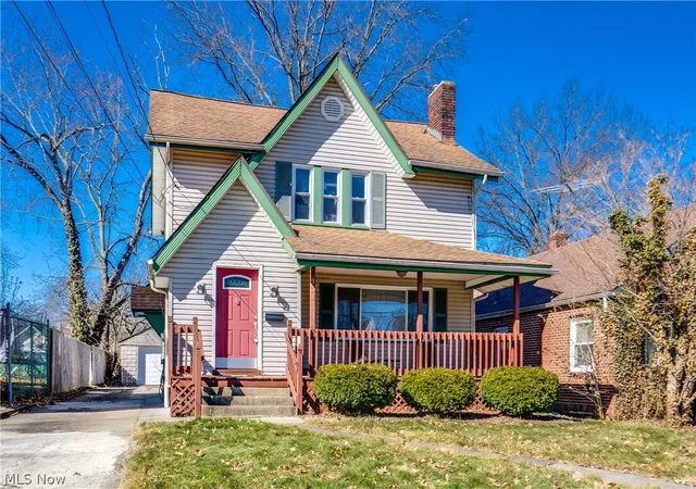 Photo 3 of Single family home for sale at 934 Packard Dr, Akron, OH 44320 | MLS# 5244469 | Listing updated on 2026-09-12