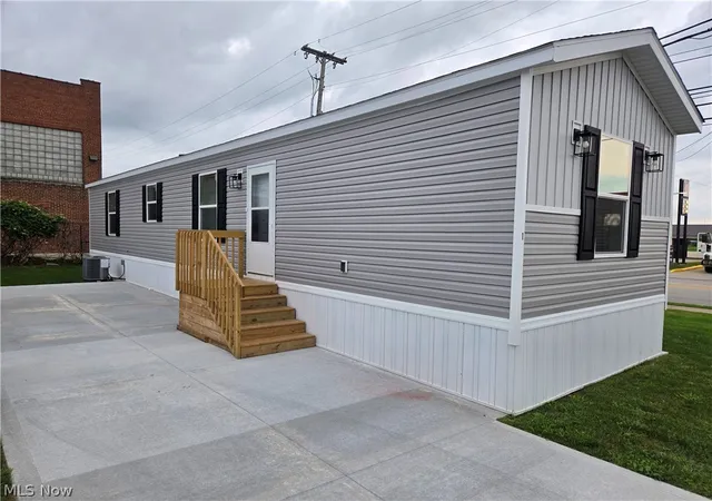 Photo 1 of Single family home for sale at 701 N Main St #1, Wellington, OH 44090 | MLS# 5244475 | Listing updated on 2026-09-30