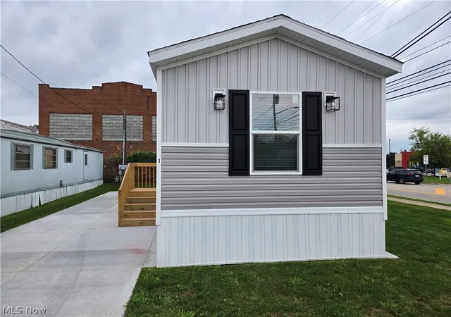Photo 2 of Single family home for sale at 701 N Main St #1, Wellington, OH 44090 | MLS# 5244475 | Listing updated on 2026-09-30