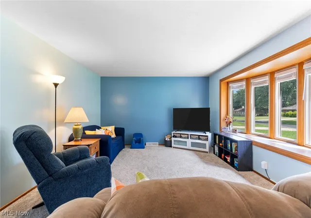 Photo 3 of Single family home for sale at 7578 Kitner Blvd, Northfield, OH 44067 | MLS# 5241568 | Listing updated on 2026-09-28
