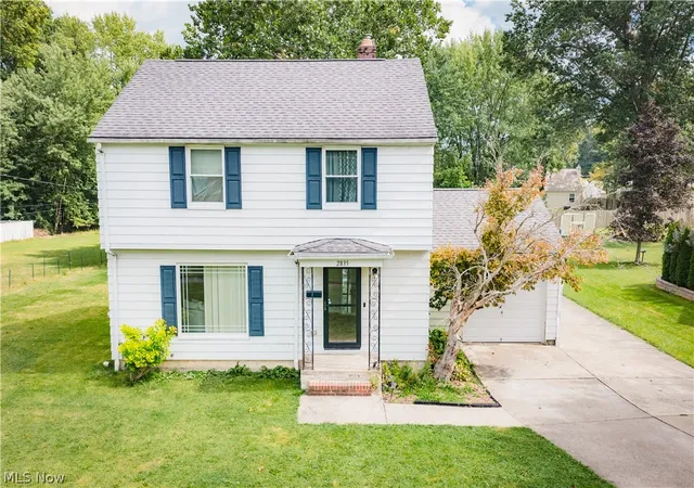 Single family home for sale at 2835 S Schenley Ave, Youngstown, OH 44511 | MLS# 5244116