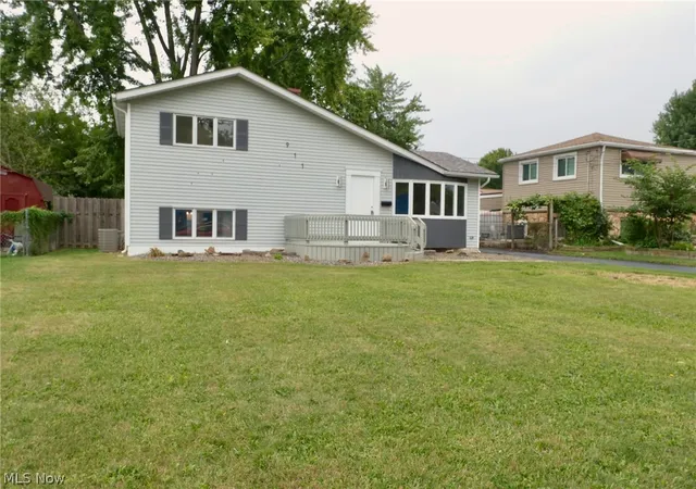Photo 1 of Single family home for sale at 911 West Dr, Sheffield Lake, OH 44054 | MLS# 5241981 | Listing updated on 2026-09-13