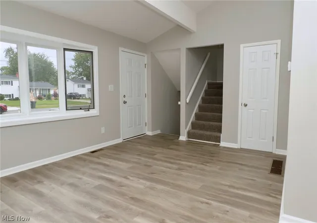 Photo 4 of Single family home for sale at 911 West Dr, Sheffield Lake, OH 44054 | MLS# 5241981 | Listing updated on 2026-09-13