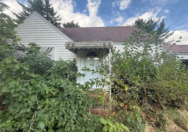 Photo 3 of Single family home for sale at 129 Jackson Rd, Creston, OH 44217 | MLS# 5244497 | Listing updated on 2026-09-20