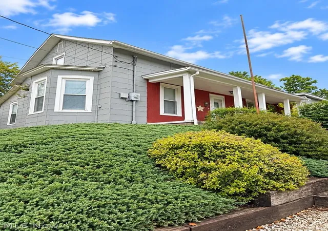 Photo 2 of Sale Pending at 324 N Market St, Loudonville, OH 44842 | MLS# 5242844 | Listing updated on 2026-09-15