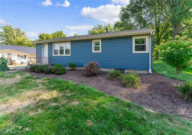 Photo 2 of Single family home for sale at 435 Cedar Dr, Cortland, OH 44410 | MLS# 5241664 | Listing updated on 2026-09-16
