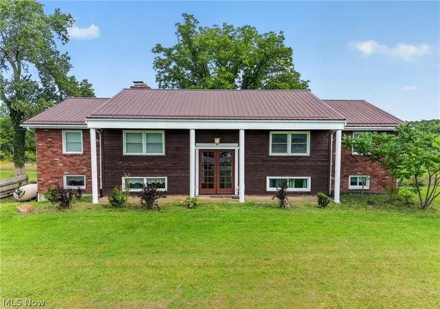 Photo 2 of Single family home for sale at 668 S Broadway, Geneva, OH 44041 | MLS# 5244164 | Listing updated on 2026-09-12