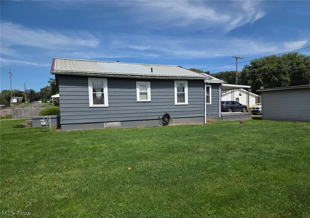 Photo 4 of Sale Pending at 1118 S 6th Street, Coshocton, OH 43812 | MLS# 5244047 | Listing updated on 2026-09-17
