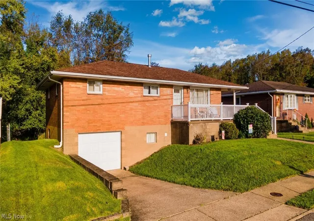 Photo 2 of Single family home for sale at 605 Titus St Ext, Weirton, WV 26062 | MLS# 5244519 | Listing updated on 2026-09-12