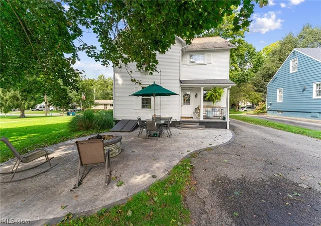 Photo 2 of Single family home for sale at 1051 E 9th Street, Salem, OH 44460 | MLS# 5244485 | Listing updated on 2026-09-18
