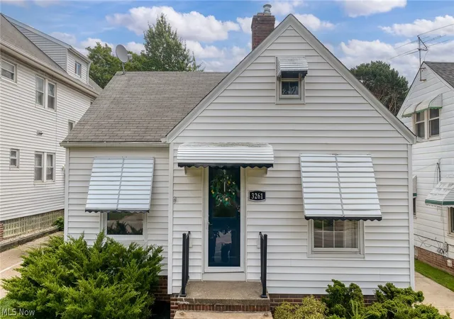 Photo 3 of Sale Pending at 3261 Berea Rd, Cleveland, OH 44111 | MLS# 5244526 | Listing updated on 2026-09-17