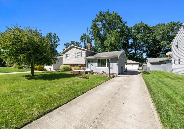 Photo 2 of Single family home for sale at 38233 Parkway Blvd, Willoughby, OH 44094 | MLS# 5244387 | Listing updated on 2026-09-25
